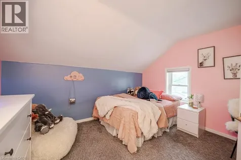 15 Eagle Hill Cambridge ON N3C 2C8