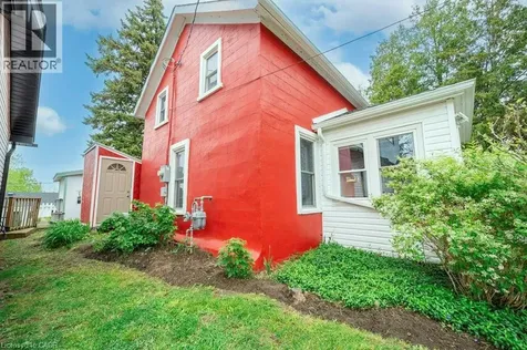 15 Eagle Hill Cambridge ON N3C 2C8
