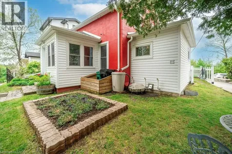15 Eagle Hill Cambridge ON N3C 2C8