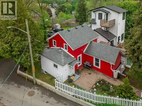 15 Eagle Hill Cambridge ON N3C 2C8