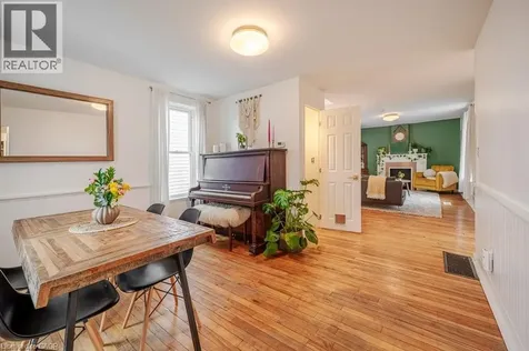15 Eagle Hill Cambridge ON N3C 2C8