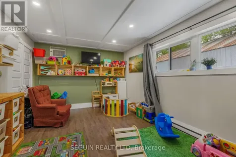 281 Hampden Street Hawkesbury ON K6A 1Y4