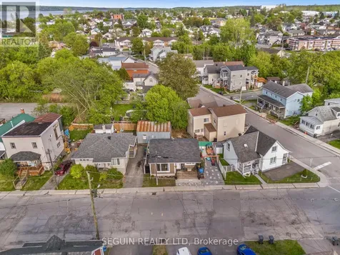 281 Hampden Street Hawkesbury ON K6A 1Y4
