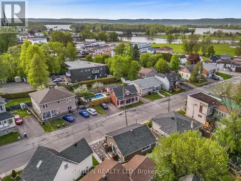 281 Hampden Street Hawkesbury ON K6A 1Y4