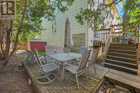 700 Tweesdmuir Avenue Ottawa ON K1Z 5P9