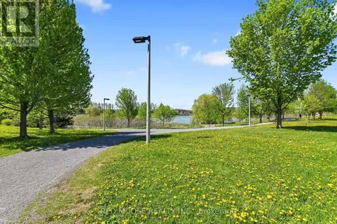 2285 Brockstone Crescent Ottawa ON K4A 4V3
