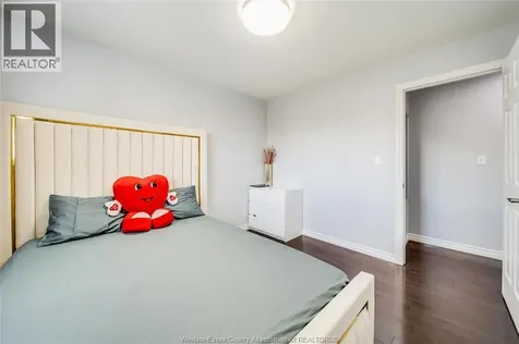 1032 Frederica Avenue Windsor ON N8P 1V7