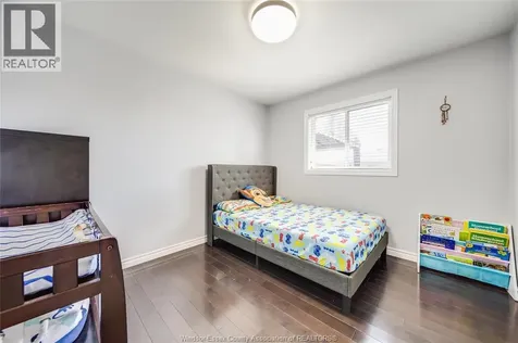 1032 Frederica Avenue Windsor ON N8P 1V7