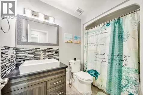 1032 Frederica Avenue Windsor ON N8P 1V7