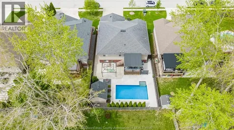 1032 Frederica Avenue Windsor ON N8P 1V7