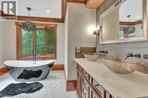 66 Banfield Street Paris ON N3L 2Z1