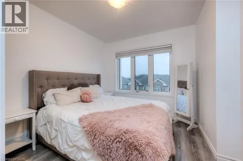 522 Goldenrod Lane Kitchener ON N2R 0L7
