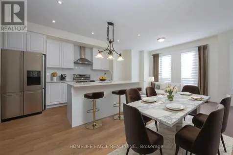 2 Mariner's Pier Way Orillia ON L3V 8P4