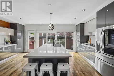 20 Brookmount Road Toronto (the Beaches) ON M4L 3N1