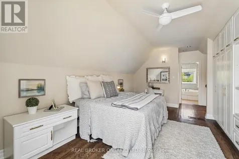 20 Brookmount Road Toronto (the Beaches) ON M4L 3N1