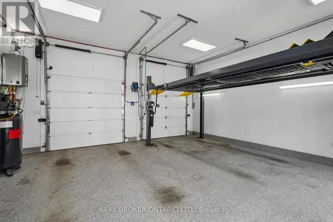 20 Brookmount Road Toronto (the Beaches) ON M4L 3N1