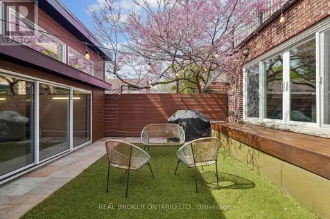 20 Brookmount Road Toronto (the Beaches) ON M4L 3N1