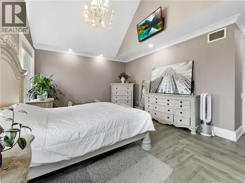 18 Harper Boulevard Brantford ON N3T 0E1