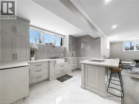 18 Harper Boulevard Brantford ON N3T 0E1