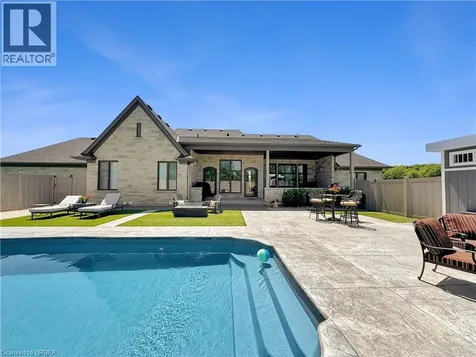 18 Harper Boulevard Brantford ON N3T 0E1