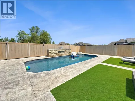 18 Harper Boulevard Brantford ON N3T 0E1