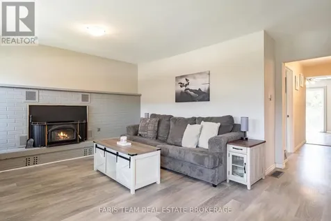 261 James Street East Orillia ON L3V 1M3