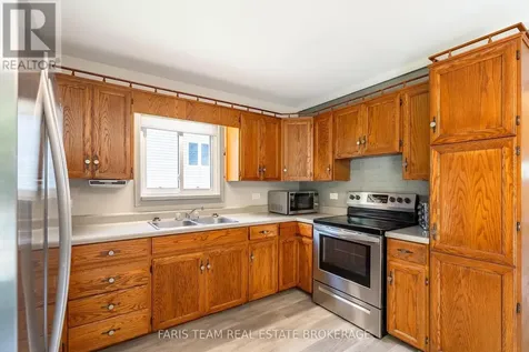 261 James Street East Orillia ON L3V 1M3