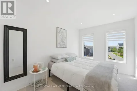 29 Shelburne Avenue Wasaga Beach ON L9Z 0J4