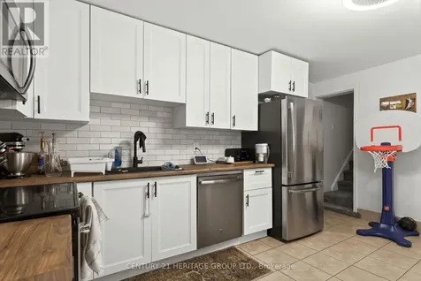 62 Emerald Street North Hamilton (landsdale) ON L8L 5K3