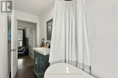 62 Emerald Street North Hamilton (landsdale) ON L8L 5K3