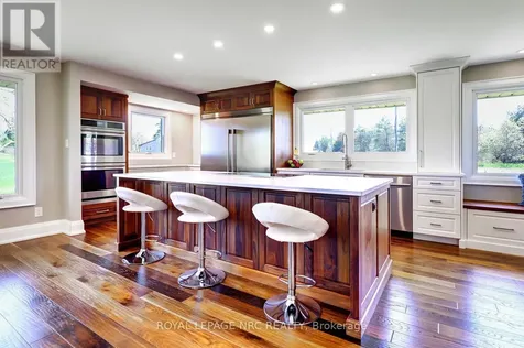 44 Fifty Road Hamilton ON L8J 2X6