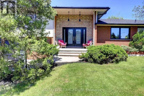44 Fifty Road Hamilton ON L8J 2X6