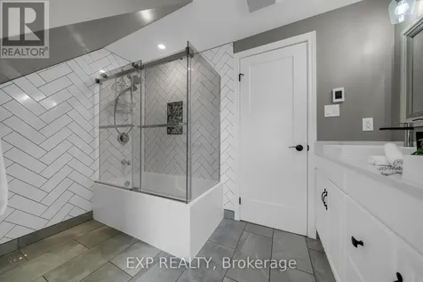 26 Peachtree Crescent Cambridge ON N1S 4W5