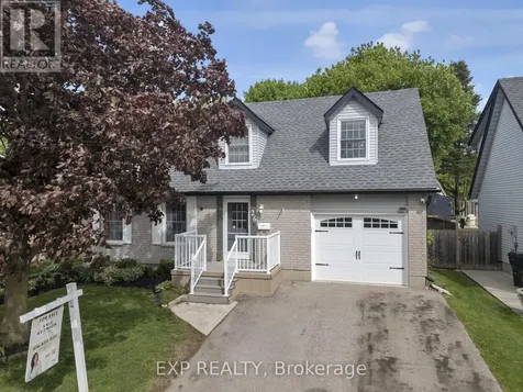 26 Peachtree Crescent Cambridge ON N1S 4W5