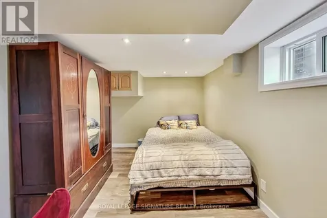 1 Milne Avenue Toronto (oakridge) ON M1L 1J7