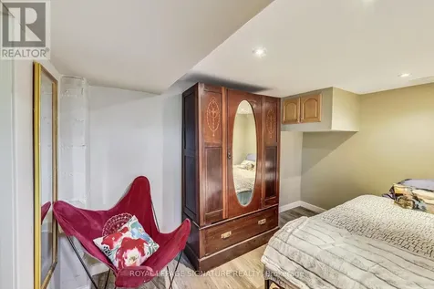 1 Milne Avenue Toronto (oakridge) ON M1L 1J7