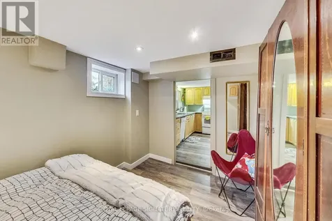 1 Milne Avenue Toronto (oakridge) ON M1L 1J7