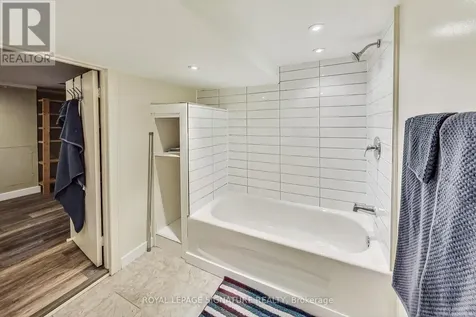 1 Milne Avenue Toronto (oakridge) ON M1L 1J7