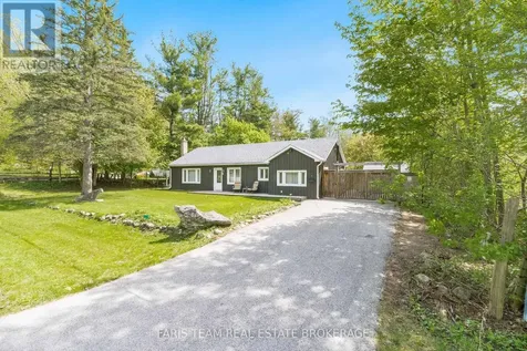 9 Colborne Street Oro-medonte ON L4M 4S1
