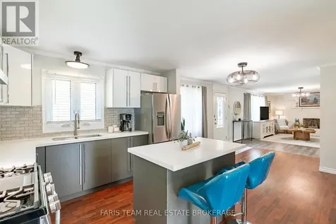 9 Colborne Street Oro-medonte ON L4M 4S1