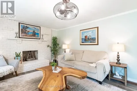 9 Colborne Street Oro-medonte ON L4M 4S1