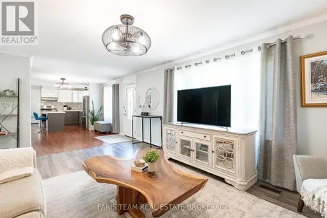 9 Colborne Street Oro-medonte ON L4M 4S1