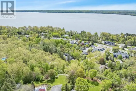 9 Colborne Street Oro-medonte ON L4M 4S1