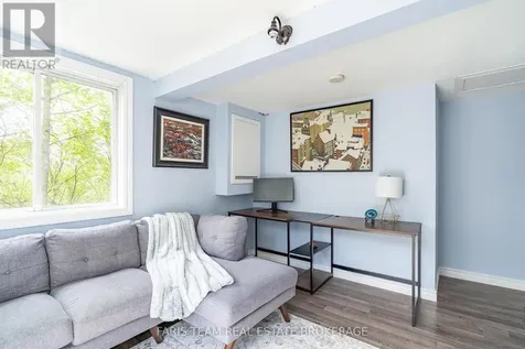 9 Colborne Street Oro-medonte ON L4M 4S1
