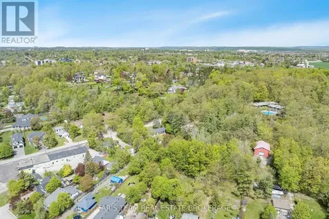 9 Colborne Street Oro-medonte ON L4M 4S1