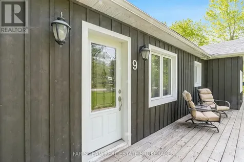9 Colborne Street Oro-medonte ON L4M 4S1