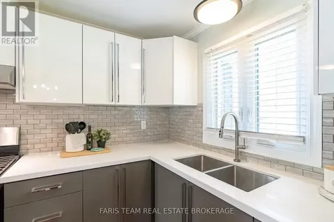 9 Colborne Street Oro-medonte ON L4M 4S1