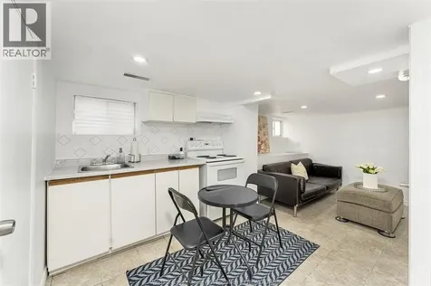 1055 Hall Avenue Windsor ON N9A 2M6