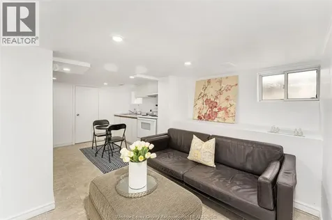 1055 Hall Avenue Windsor ON N9A 2M6