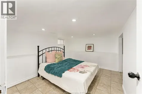 1055 Hall Avenue Windsor ON N9A 2M6